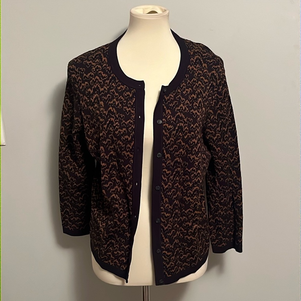 ANN TAYLOR — Printed Button Down Cardigan